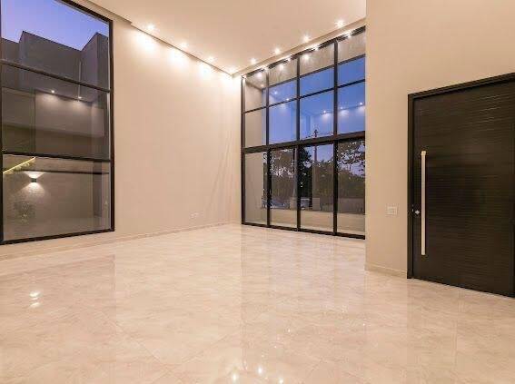 Casa à venda com 4 quartos, 340m² - Foto 2