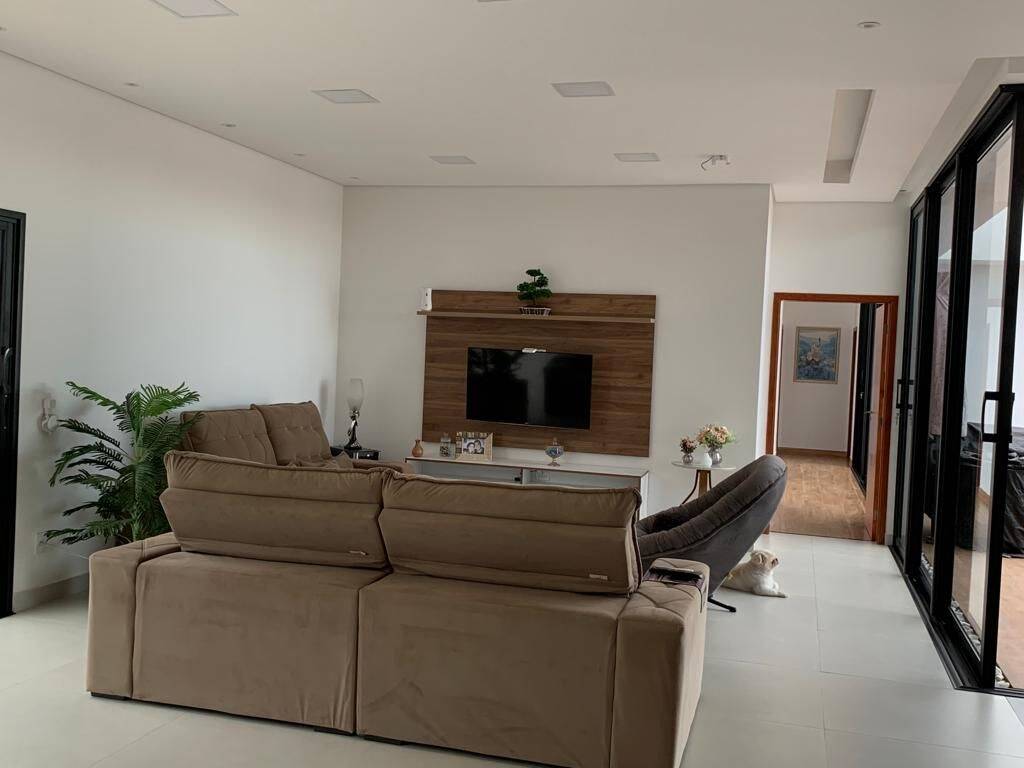 Casa à venda com 4 quartos, 310m² - Foto 4