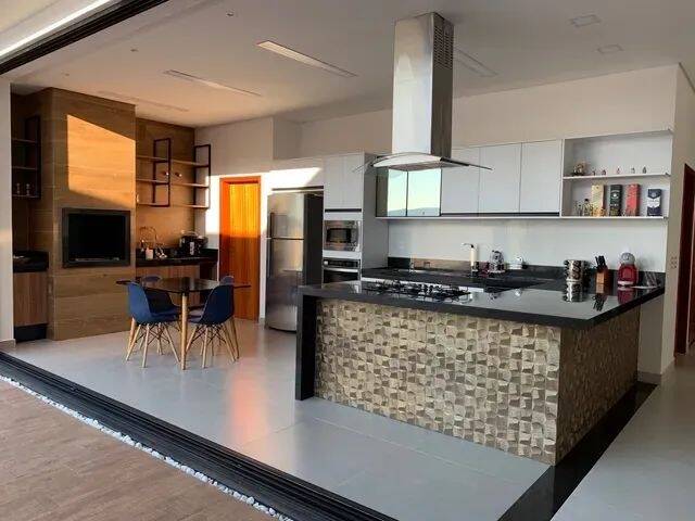 Casa à venda com 4 quartos, 310m² - Foto 6