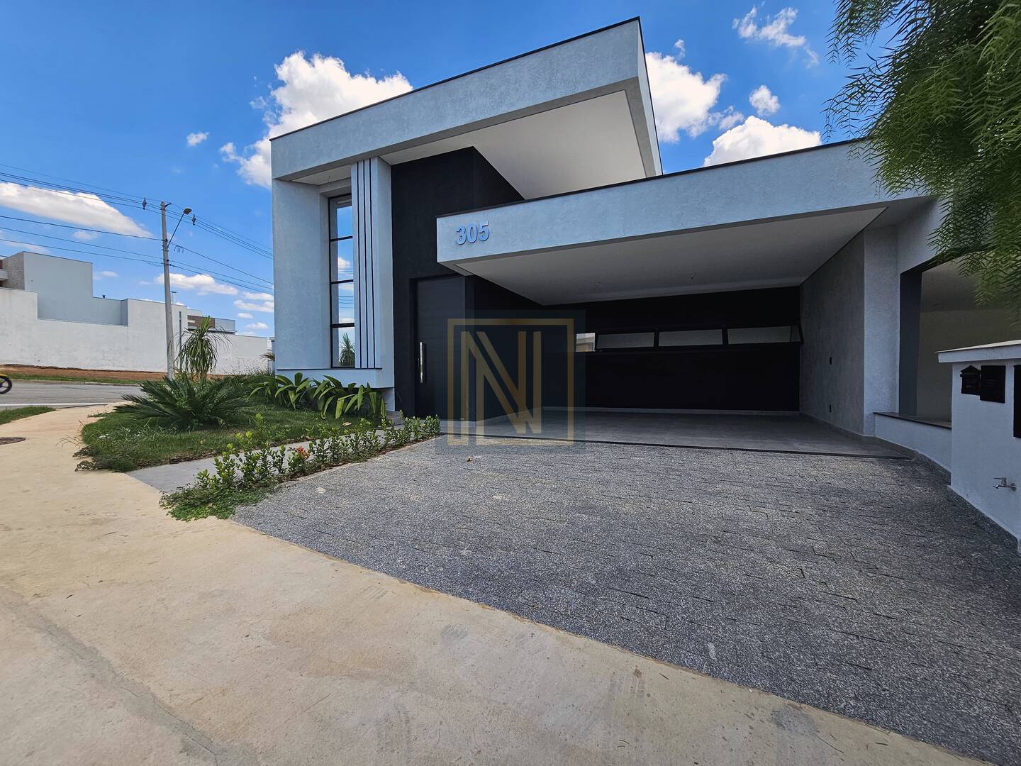 Casa de Condomínio à venda com 3 quartos, 234m² - Foto 1