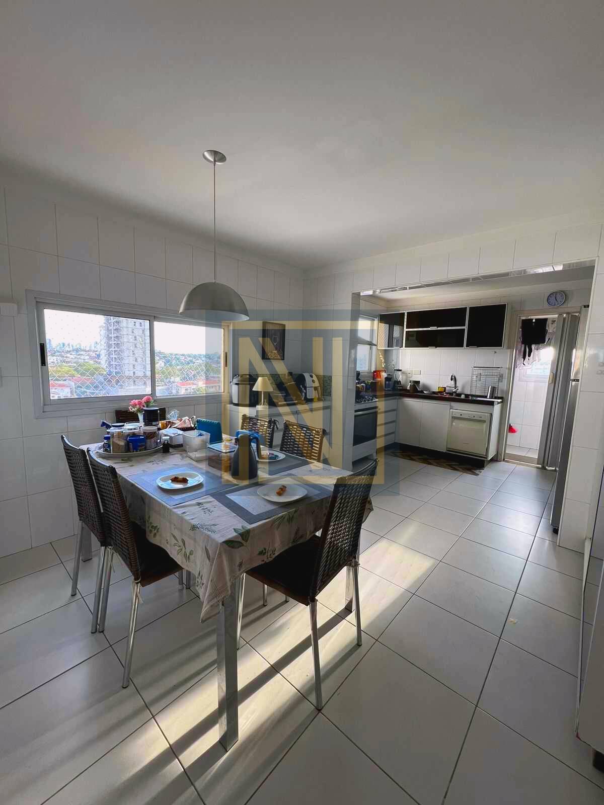 Apartamento à venda com 3 quartos, 145m² - Foto 3