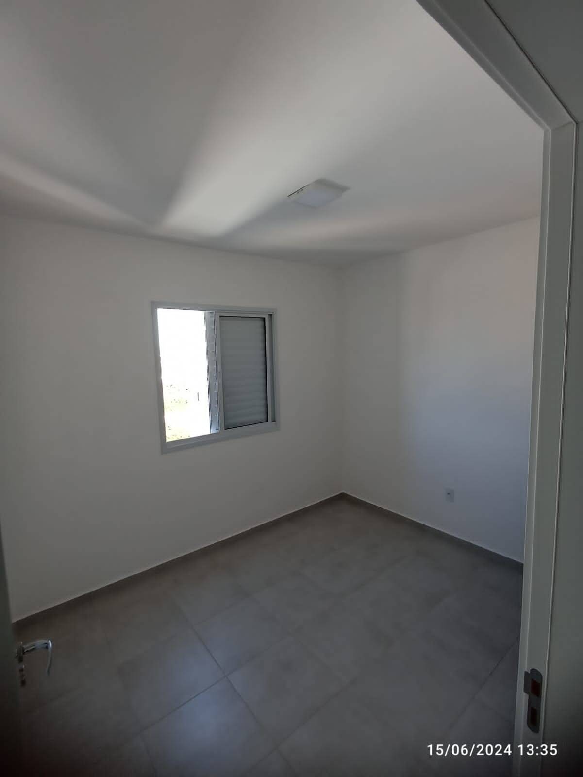 Apartamento à venda com 2 quartos, 62m² - Foto 4