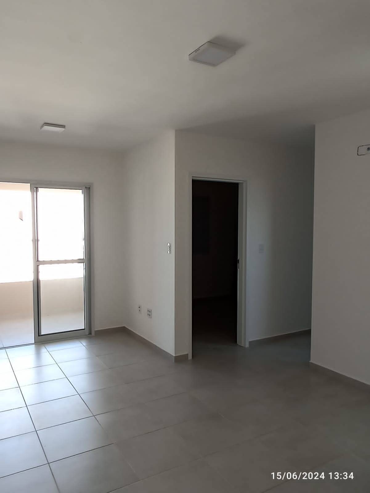 Apartamento à venda com 2 quartos, 62m² - Foto 5