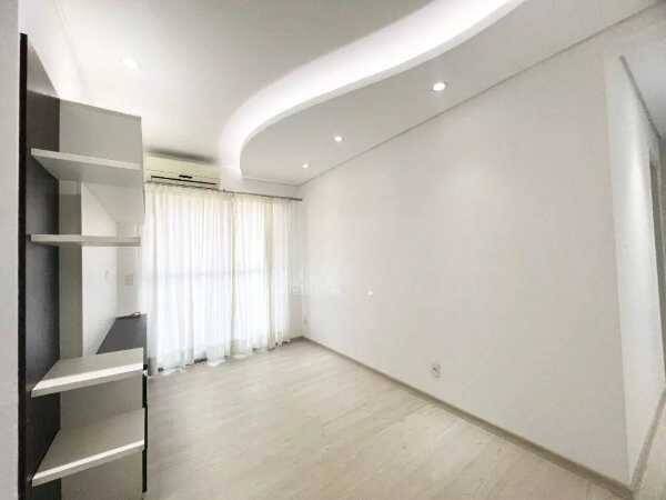 Apartamento à venda com 2 quartos, 53m² - Foto 3